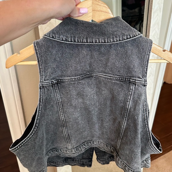 Sold - Picture 2 of 5